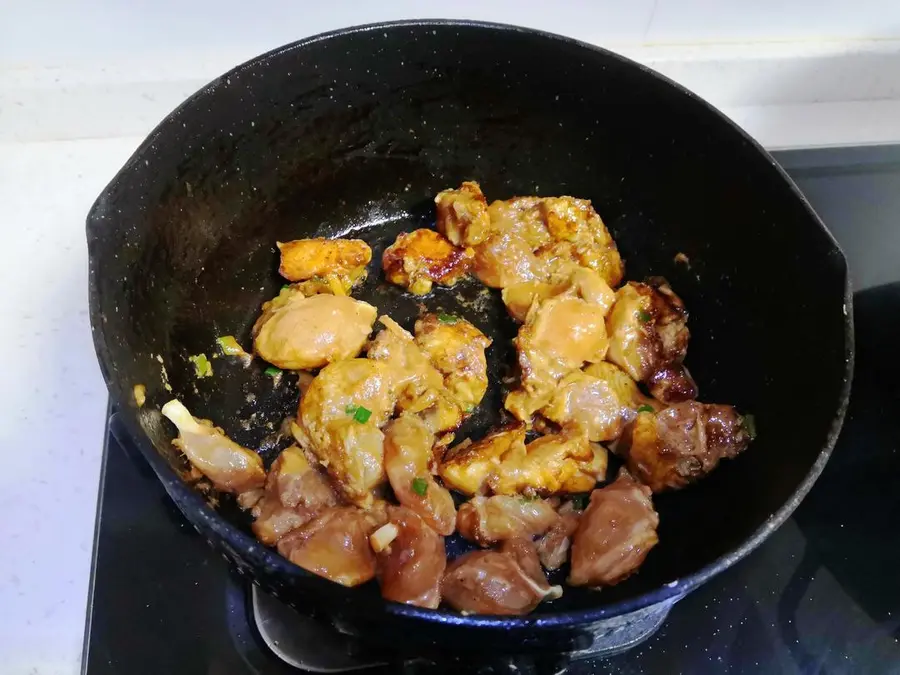 Delicious pan-fried chicken nuggets at low calories - a quick dish for Chinese New Year's Eve rice step 0