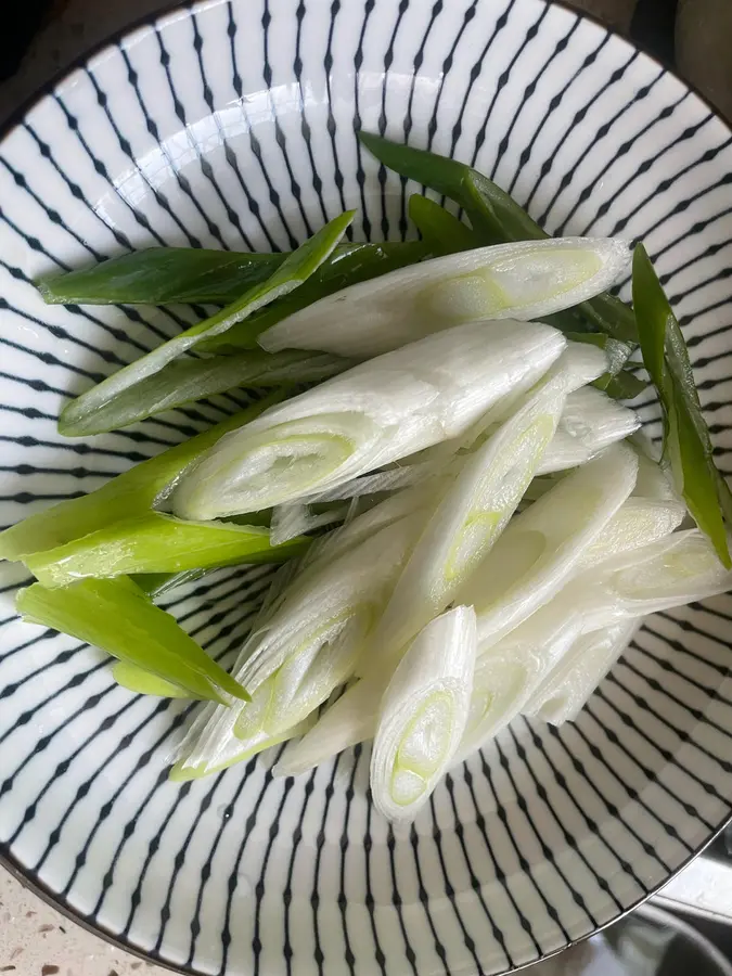 Kuaishou dish ~ stir-fried duck gizzard with green onions step 0