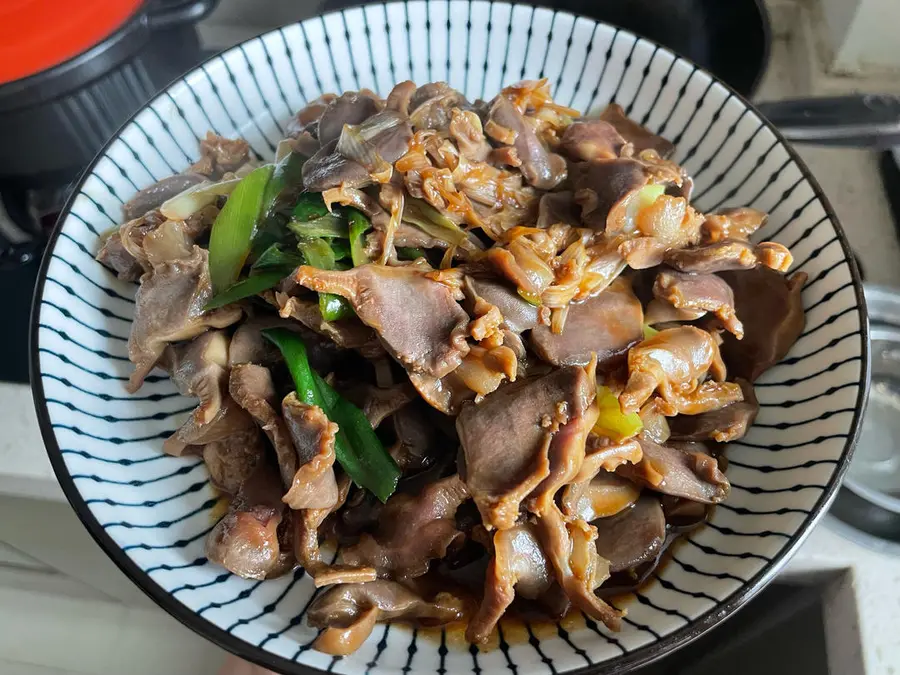 Kuaishou dish ~ stir-fried duck gizzard with green onions