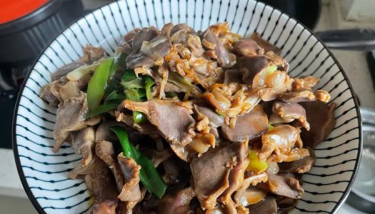 Kuaishou dish ~ stir-fried duck gizzard with green onions