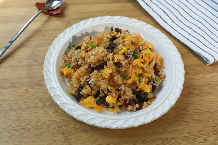 Kuaishou Sichuan-style sausage fried rice