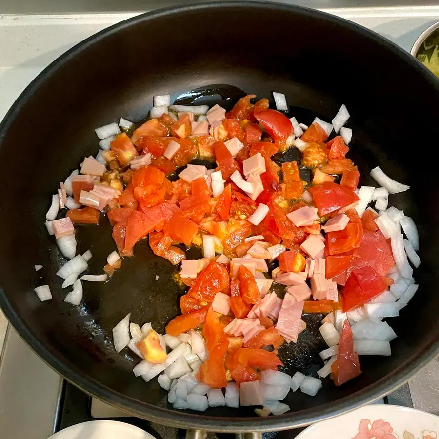 10 minutes of fast food, shredded potatoes and baked eggs step 0