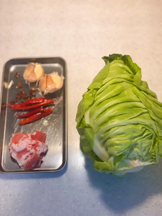 Tear cabbage with fast hands and meals step 0