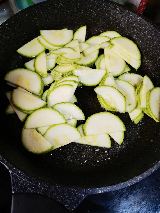 10 minutes of fast dish with scallion oil zucchini step 0