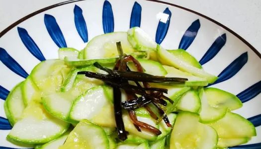 10 minutes of fast dish with scallion oil zucchini