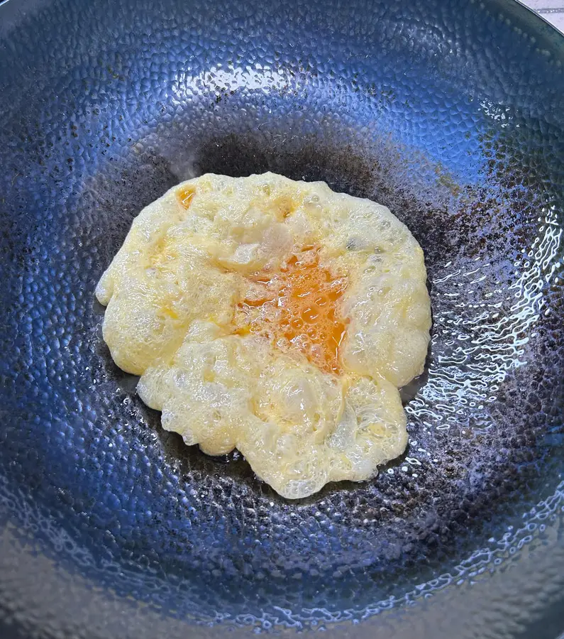 Stir-fried noodles (sausages, eggs) step 0