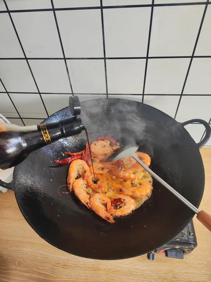 Stir-fry shrimp quickly step 0