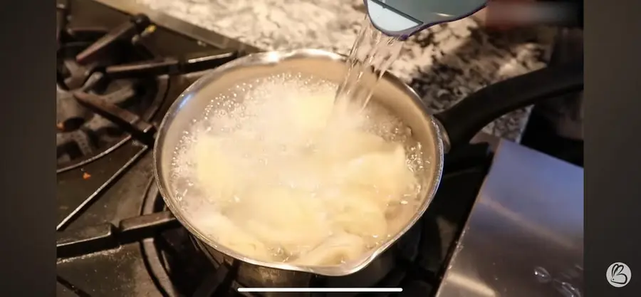 Homemade quick hand wonton stew step 0