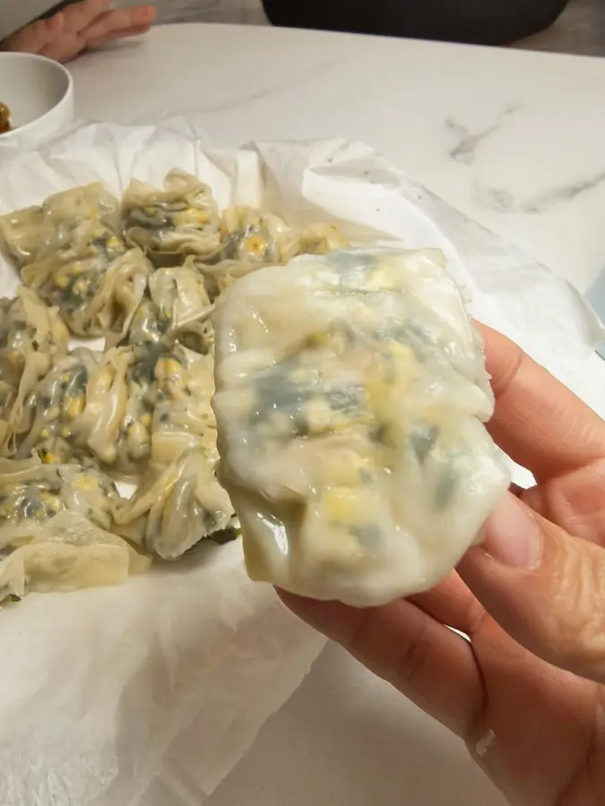 Lazy steamed dumplings: super fast hand capsule, shrimp, eggs, wonton skin version step 0