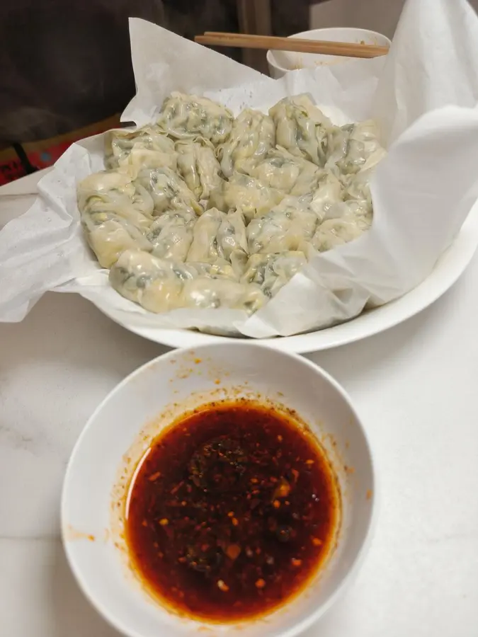 Lazy steamed dumplings: super fast hand capsule, shrimp, eggs, wonton skin version step 0