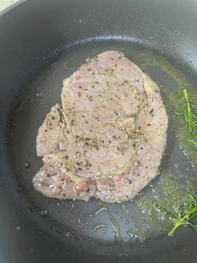 A simple and delicious fried steak step 0