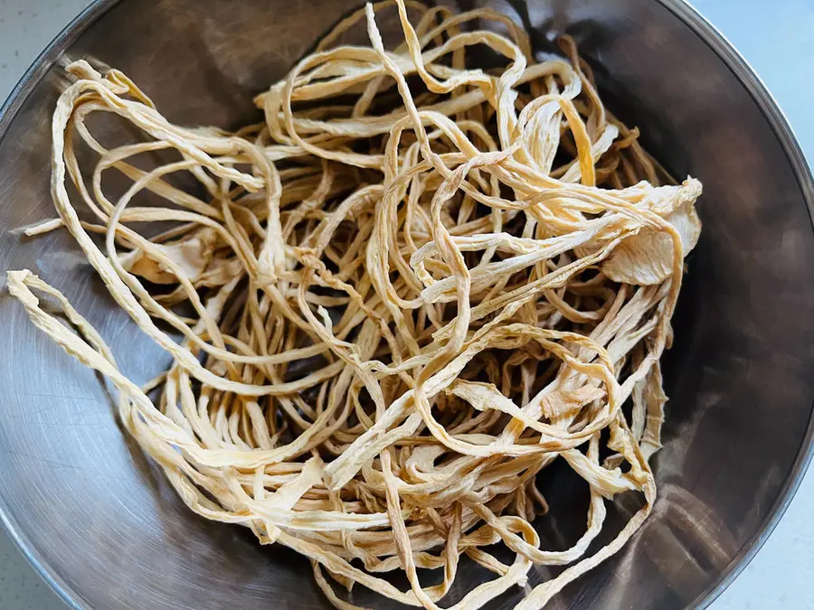 Spicy stir-fried dried radish 