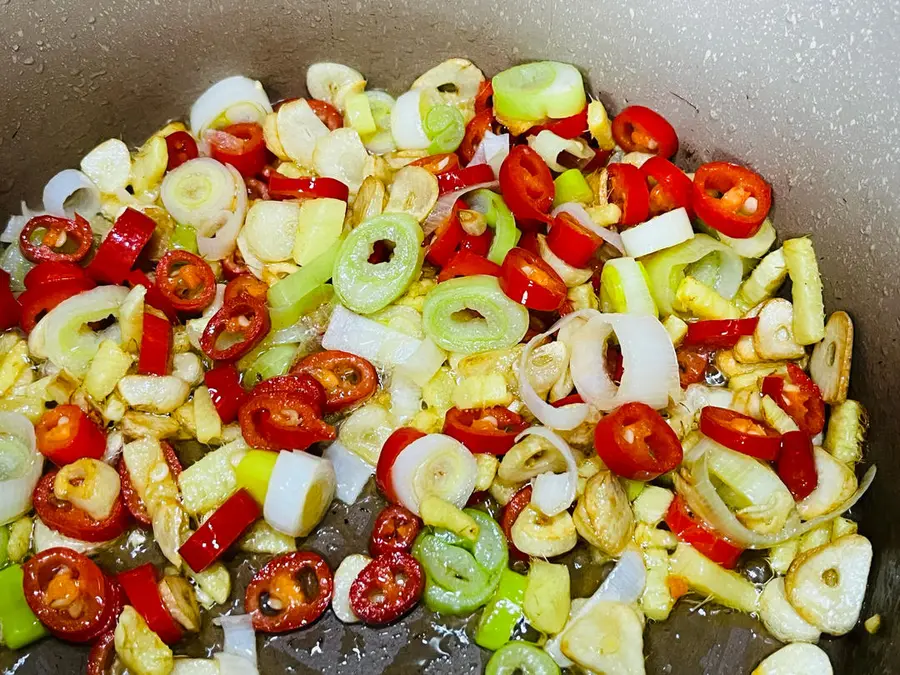 Spicy stir-fried dried radish 