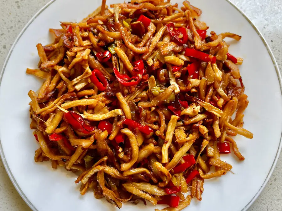 Spicy stir-fried dried radish 