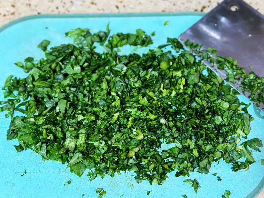 Stir-fried tofu with chrysanthemum step 0