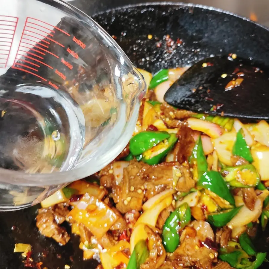 Dry pot beef ~ onion stir-fried beef step 0