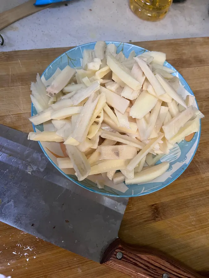 Crispy fried lotus root strips with rice step 0