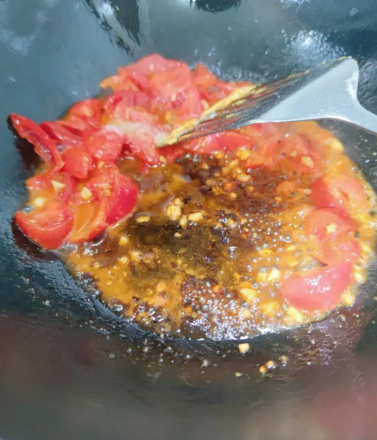 Scrambled eggs with tomato and beef (super side dish) step 0