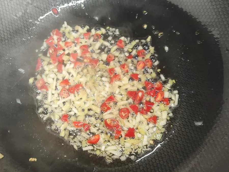 Stir-fried minced pork with garlic sprouts and spicy flavor to serve the meal step 0