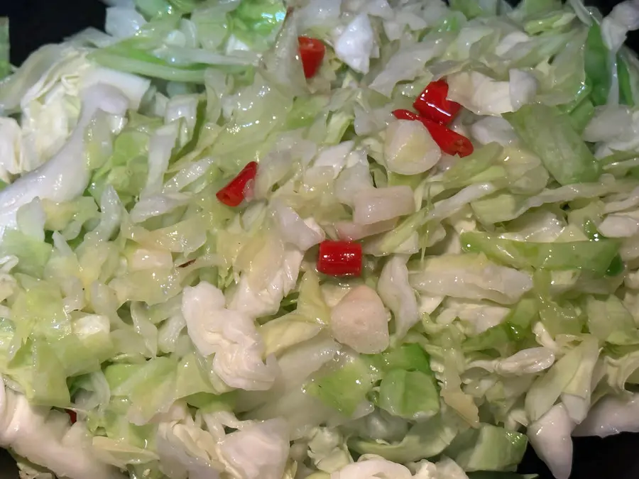 Quick Meal: Vermicelli fried cabbage step 0