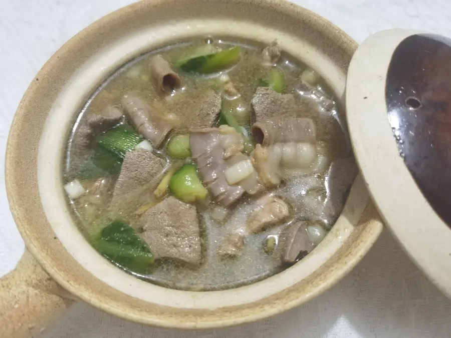 Raw pork offal soup