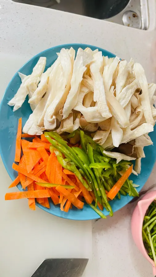 Next meal: Fish-flavored shredded oyster mushroom ~ tender and juicy, sweet and sour step 0