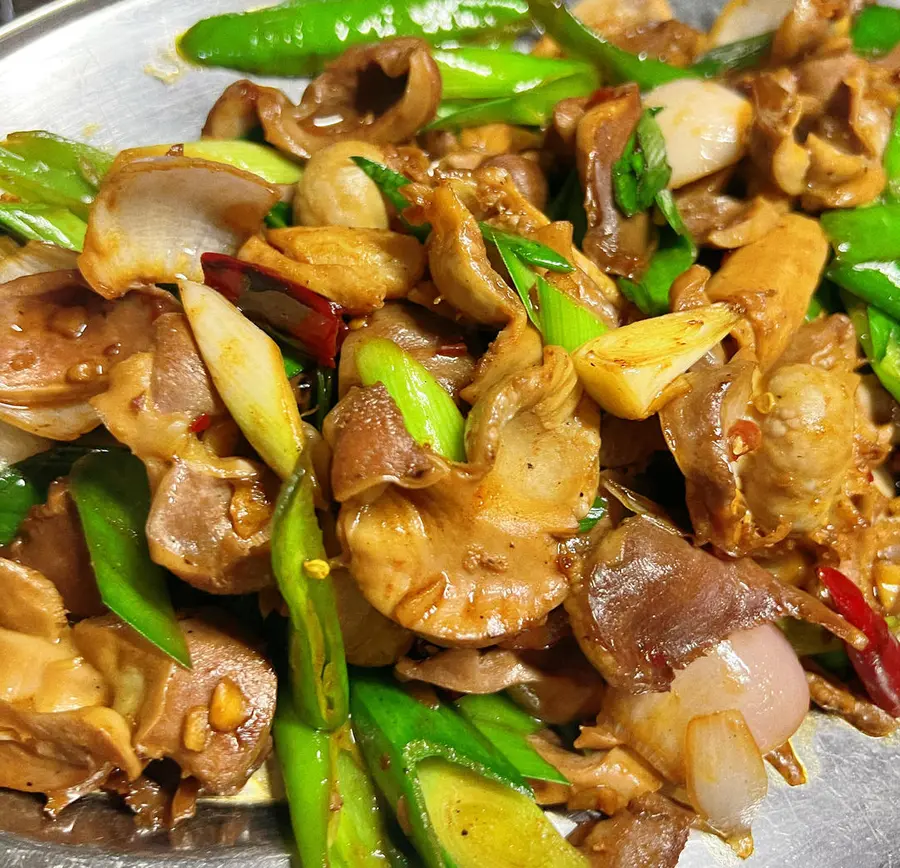 Stir-fried chicken gizzards! The sauce is full of flavor step 0