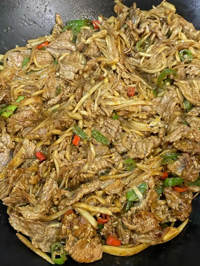 Super simple stir-fried beef with shredded radish, tender and fresh for rice step 0