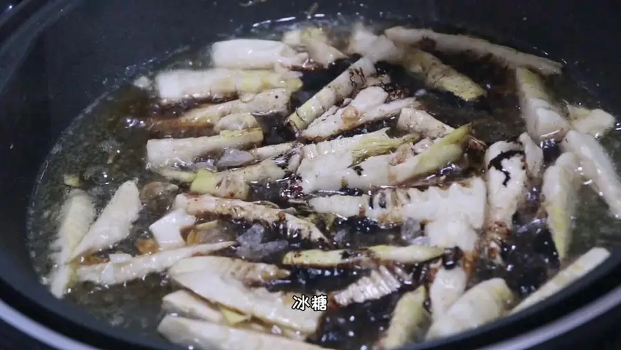 Braised thunder bamboo shoots in oil, not blanched, crispy, tender and sweet step 0