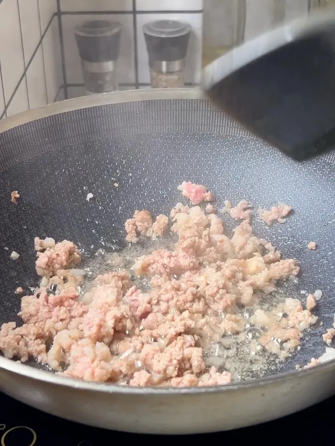 Spicy shredded ï¸ tomato with minced meat step 0