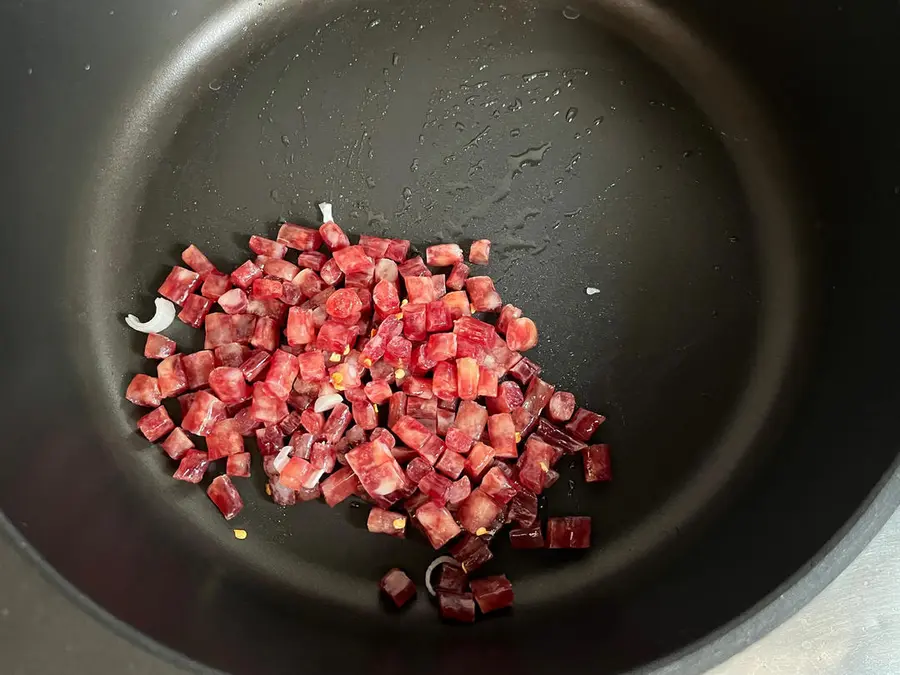 Super meal: sausage and garlic dice step 0