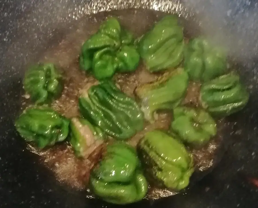 Green pepper stuffed meat really goes down to rice step 0