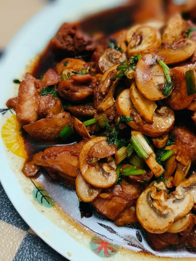 Fat reduction recipe â”†Stir-fried chicken thigh with mushrooms â”† Chicken thigh meat without firewood is super rice step 0