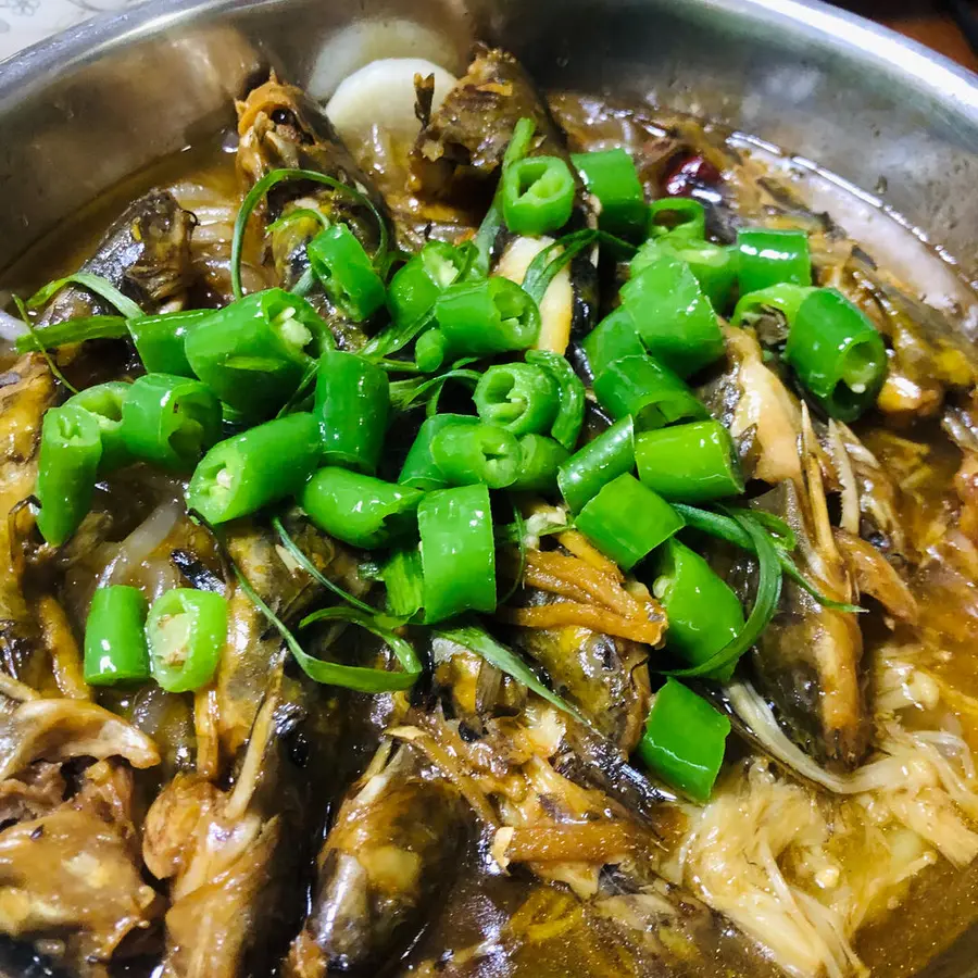 Home-style version - stone pot breeze fish, the tip of the tongue is extremely fragrant and super with rice and wine step 0