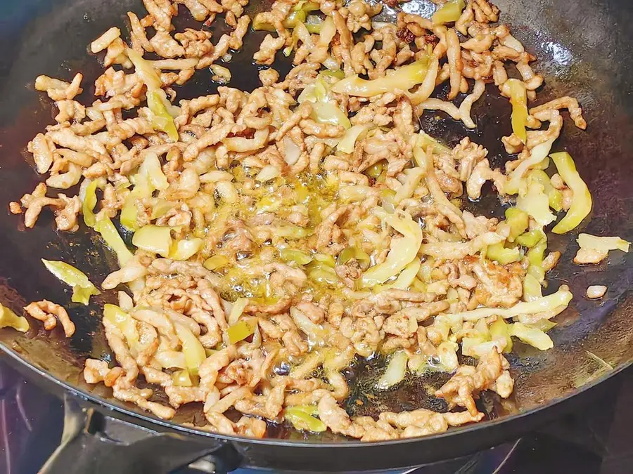 Traditional rice, mixed noodles [shredded pork with pepper and mustard] step 0