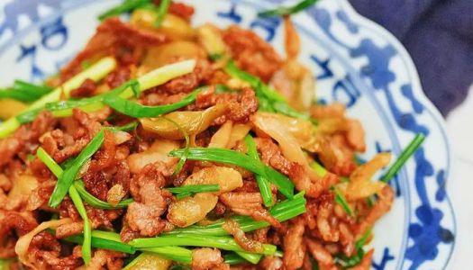 Traditional rice, mixed noodles [shredded pork with pepper and mustard]