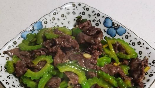  Stir-fried beef with bitter gourd, delicious rice!