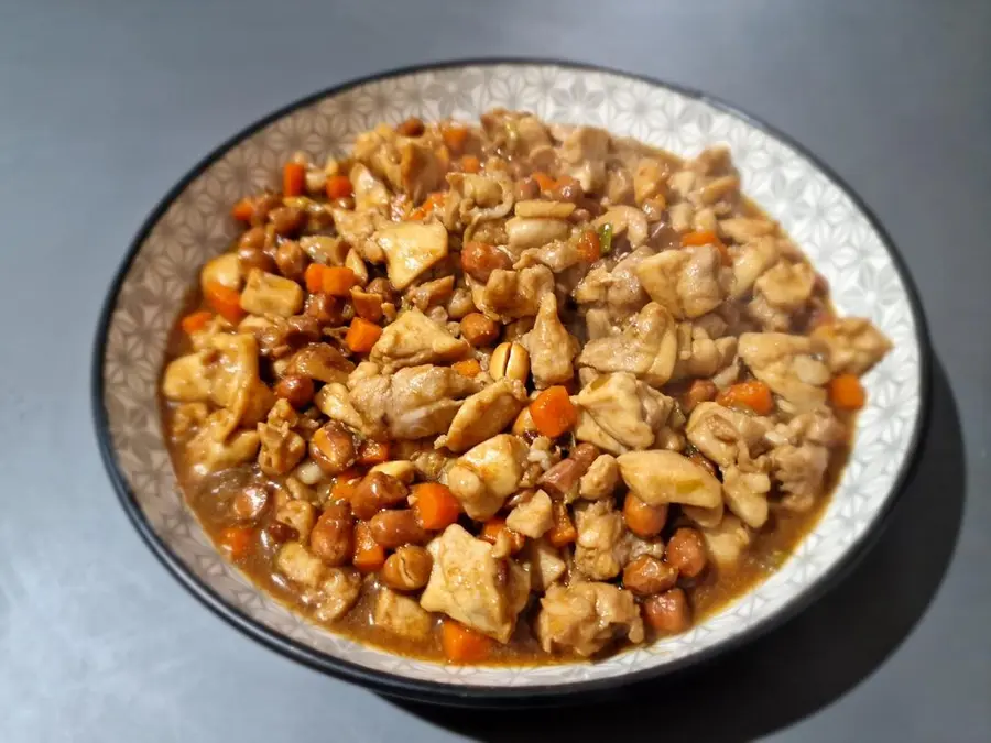 Diced chicken in a pot pot