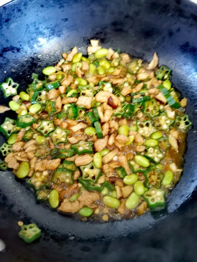 Edamame okra stir-fried pork with food step 0