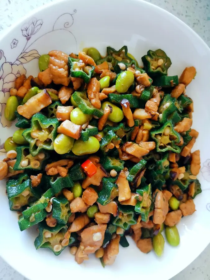 Edamame okra stir-fried pork with food step 0