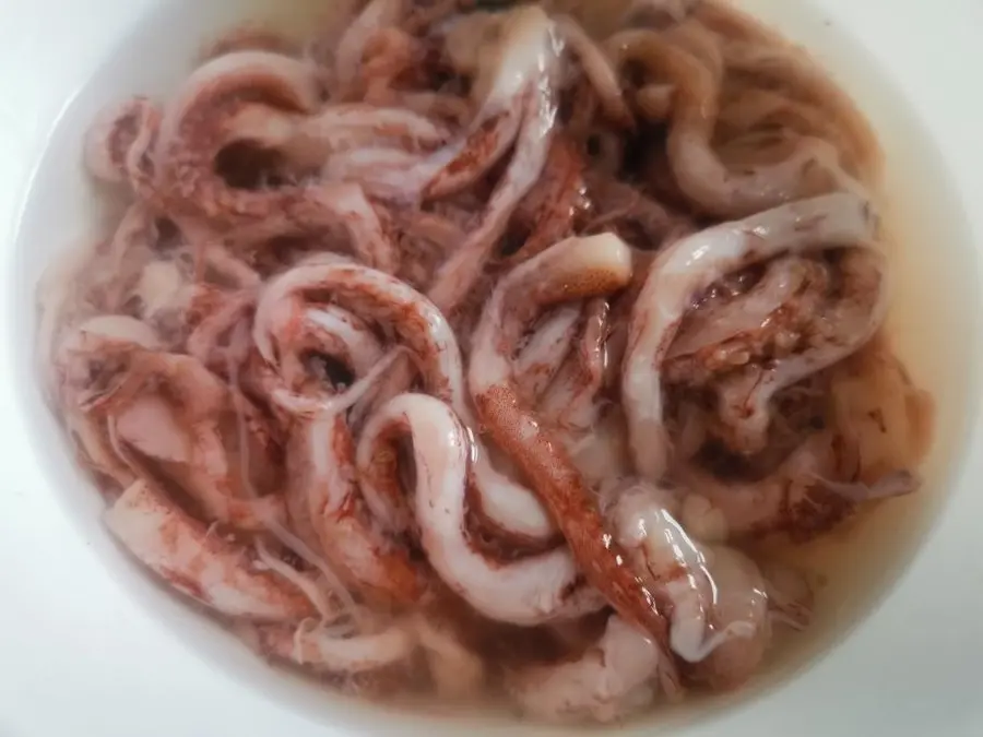 Stir-fried squid with Korean spicy sauce to go well with rice step 0