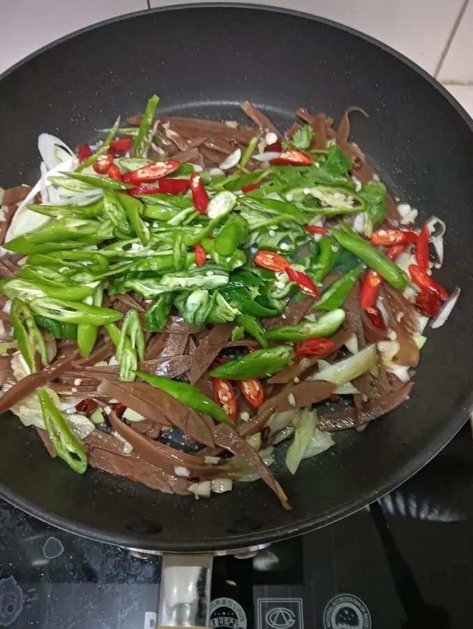 Super meal! The spicy stir-fried pickles ï¸ are super delicious~  step 0