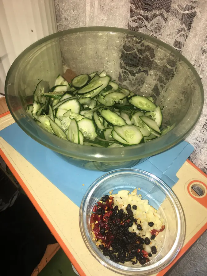 A cucumber that goes with rice without meat step 0