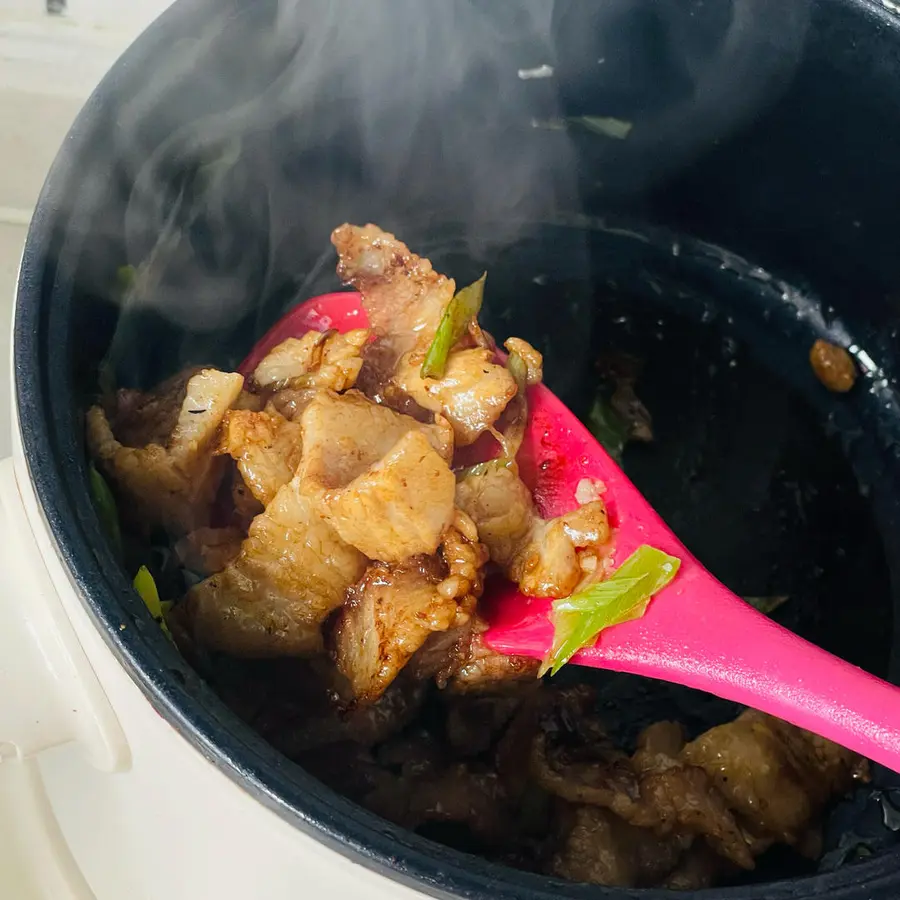 Ten minutes of extra rice, tomato sauce pork belly cabbage~~ step 0