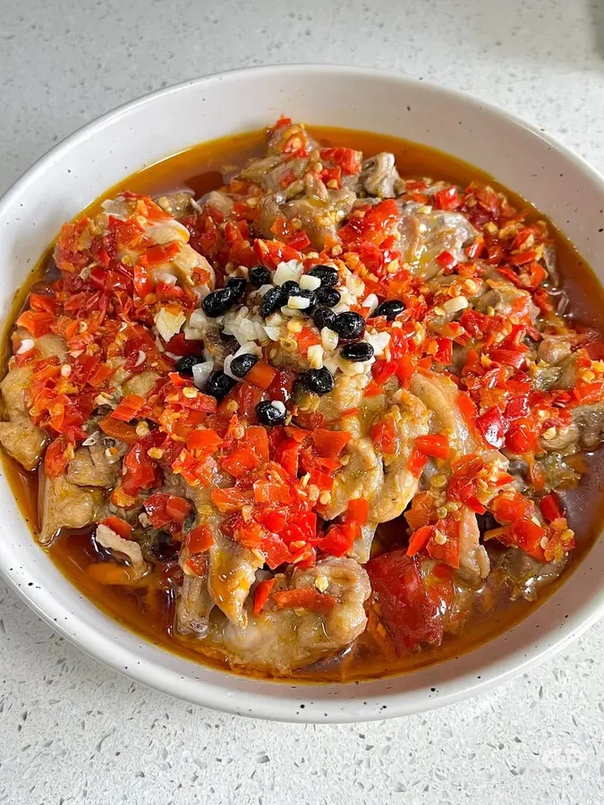 Steamed chicken with chopped pepper (side dish)