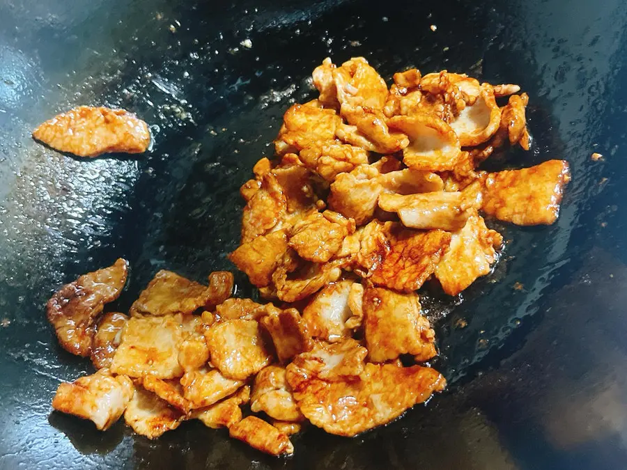 Superb meal: Stir-fried meat with chili step 0