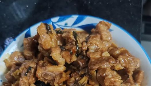 Food: Sweet and sour pickled pork ribs (not spicy version)