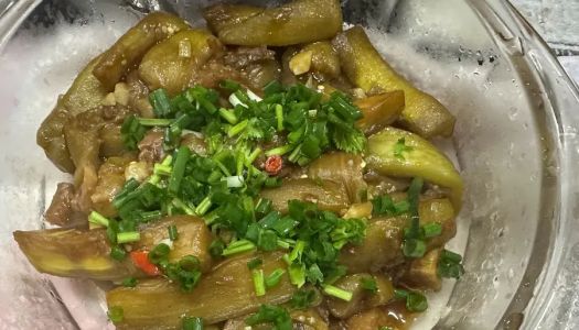 Unlock a new dish - a low-oil salted fish and eggplant pot that goes well with rice