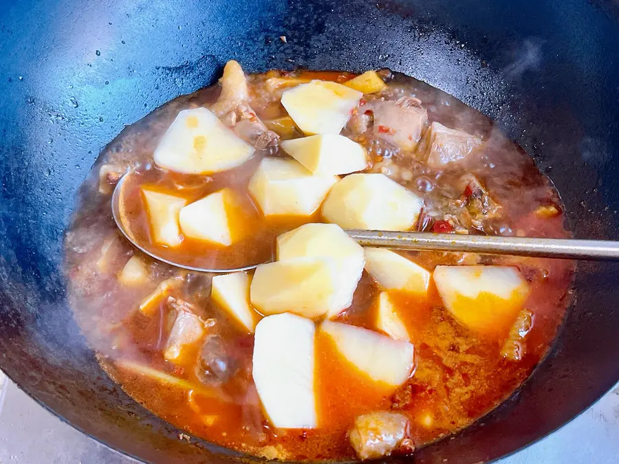 Yellow braised chicken noodles step 0