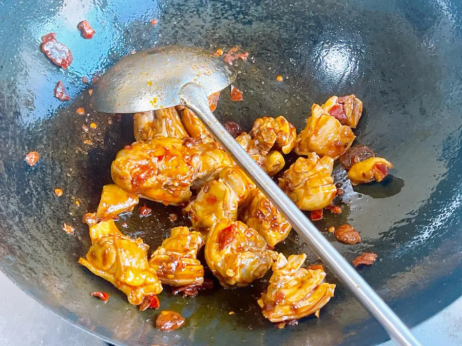 Yellow braised chicken noodles step 0